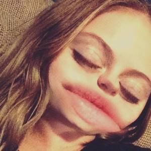 Meet your Posher, Jade